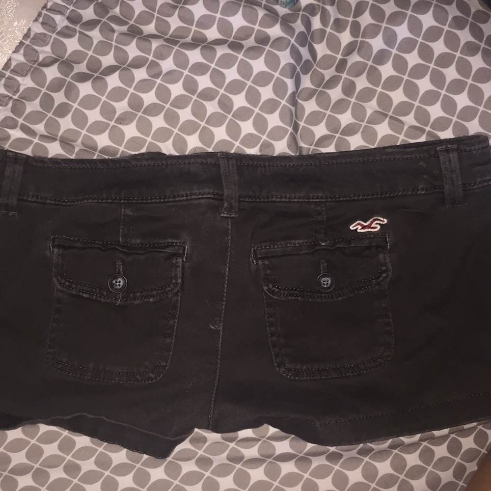 Shorts - Picture 3 of 3